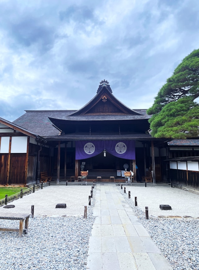 Takayama Jinya